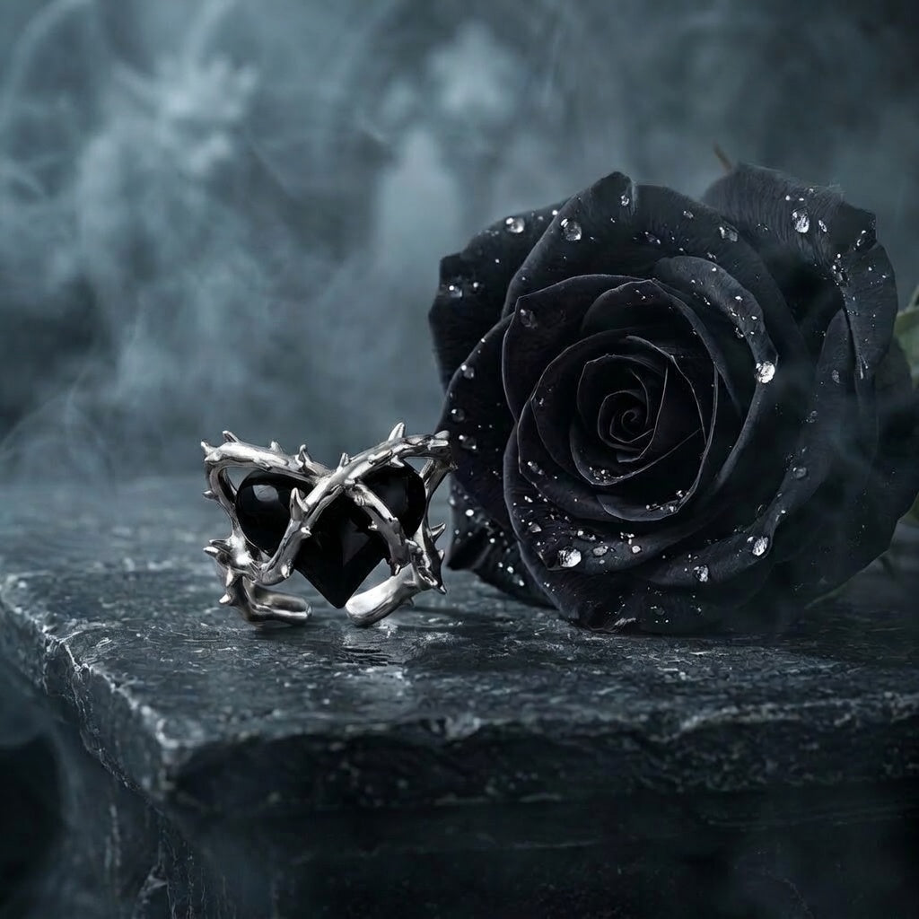 Thorn Heart Ring (Unisize-Adjustable)
