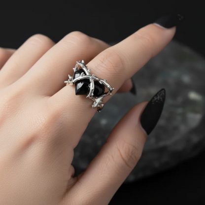 Thorn Heart Ring (Unisize-Adjustable)